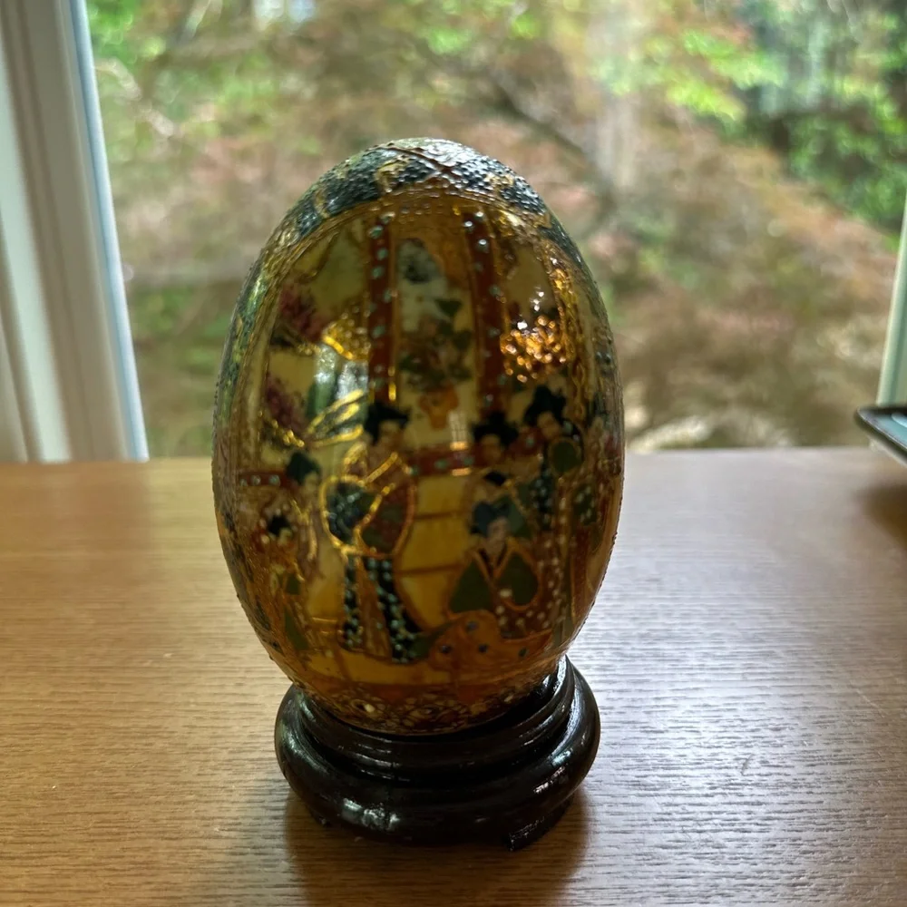 Vintage Hand-Painted Satsuma Egg | Gold Gilt Japanese Porcelain | Geisha Design